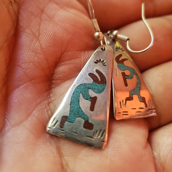 Crushed Stone Kokopelli Earrings - Picture 2 of 3